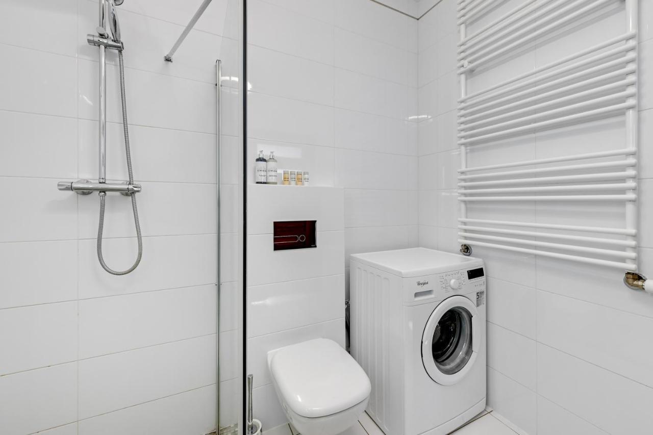 Downtown Apartments Sadova City Center & Parking グダニスク エクステリア 写真