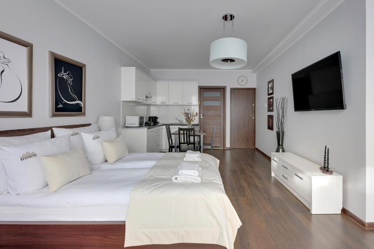 Downtown Apartments Sadova City Center & Parking グダニスク エクステリア 写真